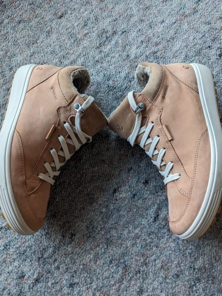 Cosy, waterproof high-top leather sneakers for winter (ECCO, almost new) Carousel 2