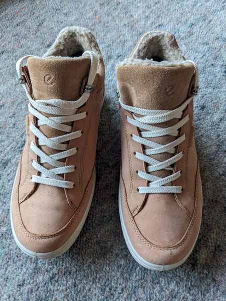 Cosy, waterproof high-top leather sneakers for winter (ECCO, almost new) Carousel 1