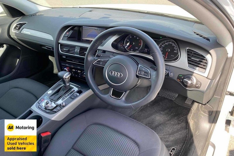 2014 Audi A4 Avant 2.0TFSI Quattro / Low 43kms62863267430658114
