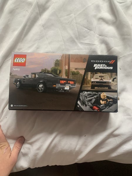Lego Speed Champions 76912 Fast & Furious 1970 Dodge Charger R/T Carousel 2