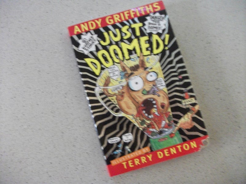 JUST DOOMED (DANGER THIS BOOK IS DOOMED) - ANDY GRIFFITHS Carousel 1