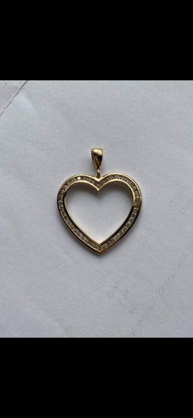 GORGEOUS Solid Gold & Diamond Heart Pendant Carousel 2