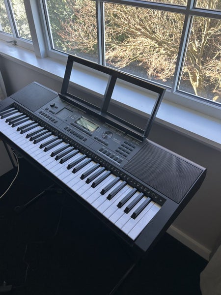 Keyboard - Medeli MK401 with stand62864740987523113