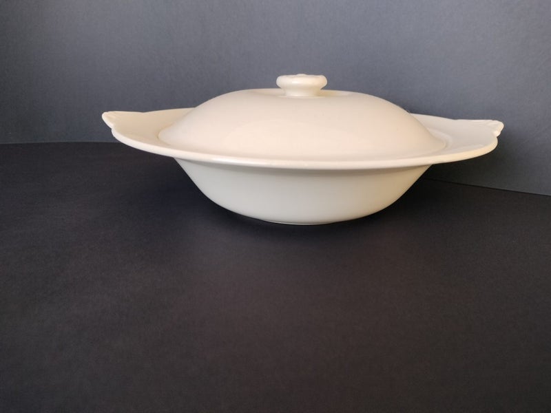 Vintage 1947 ceramic tureen Carousel 2