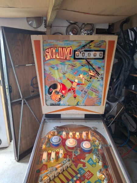 Vintage pinball machine63614587690625111