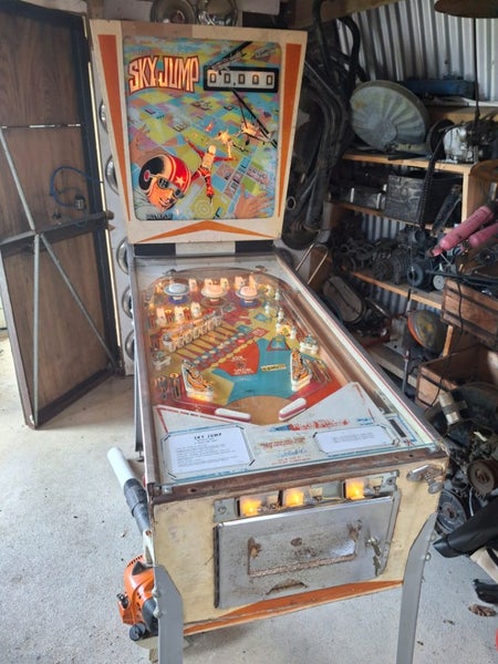 Vintage pinball machine63614587690625113