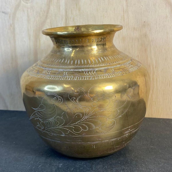 Indian Antique Decorative Vase – Unique Golden Bronze Design Carousel 1
