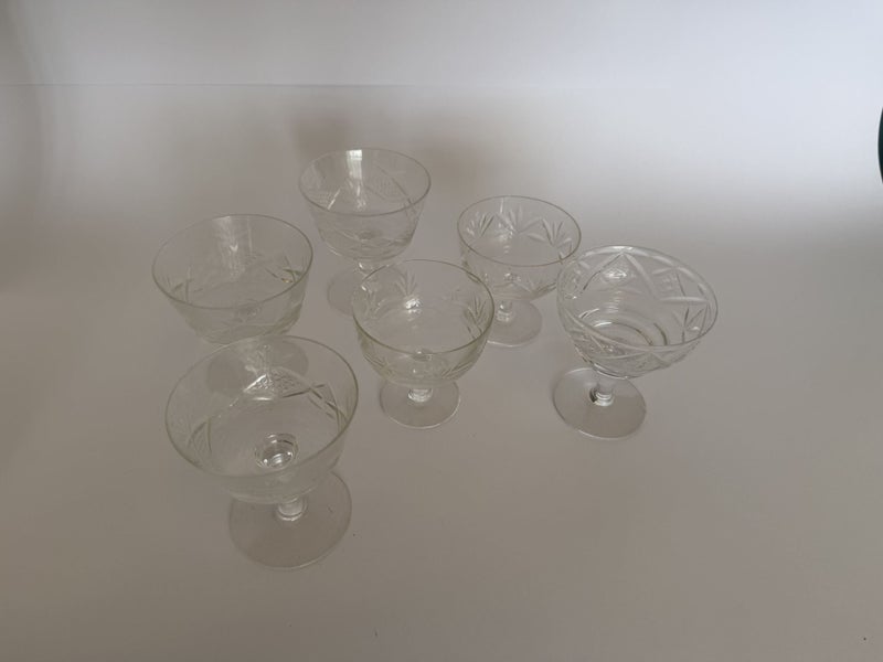 Glass Bowls – 7pc – $1 RESERVE Carousel 2