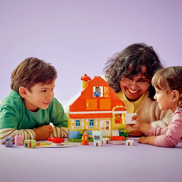 Lego Duplo Bluey's Family House with Game 10459 Carousel 3