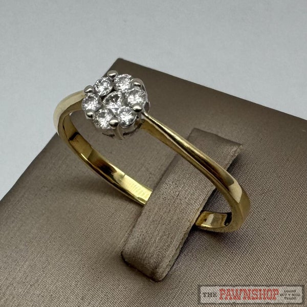 18ct Yellow Gold 0.30ct TDW Diamond Cluster Ring ~ $3,000! Carousel 2