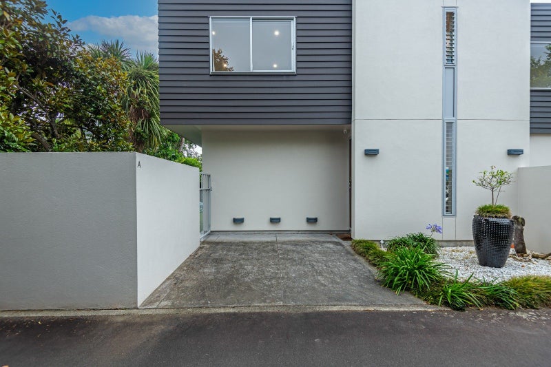 Image 3 of 25