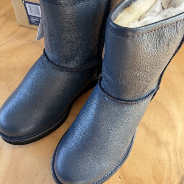 Keuzi Midnight Blue Sheepskin Boots Mens 4/Womens 5 Carousel 2