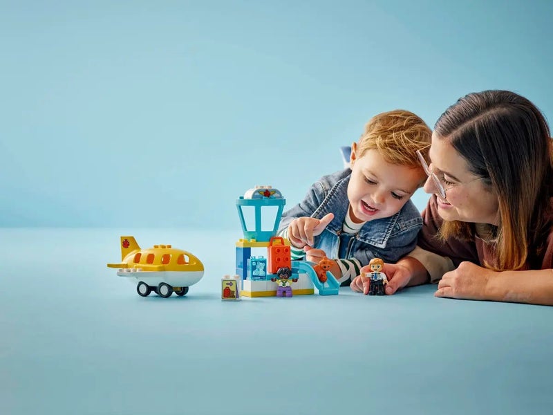 Lego Duplo First Time at the Airport 10443 Carousel 4