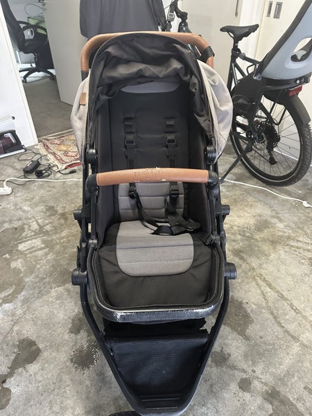 Edward & Co Oscar Pram Carousel 1