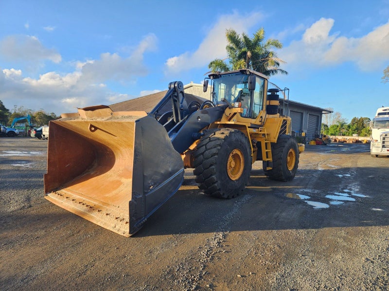 Volvo L180F loader Carousel 2