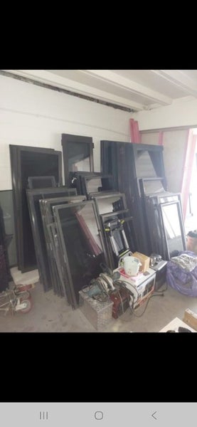 Bulk windows and doors Carousel 1