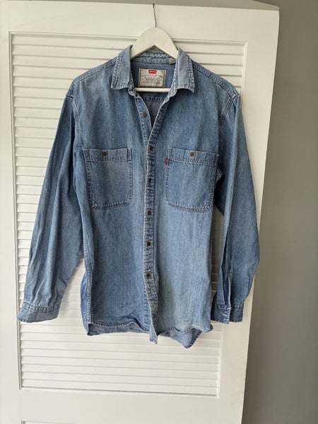 Vintage Levi’s Shirt, size medium. Carousel 1