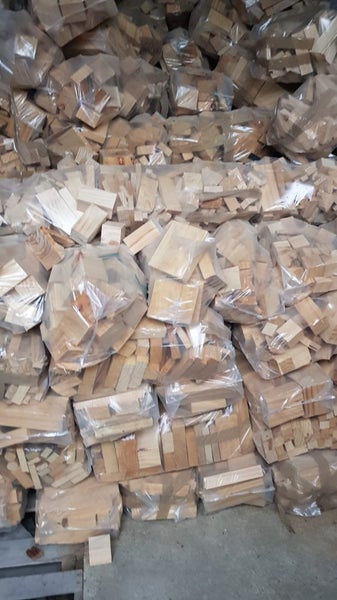 200 Kindling / Firewood Plastic Bags - 300x200x900 Carousel 6