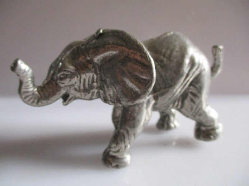 very heavy metal elephant - paper weight ? Carousel 1