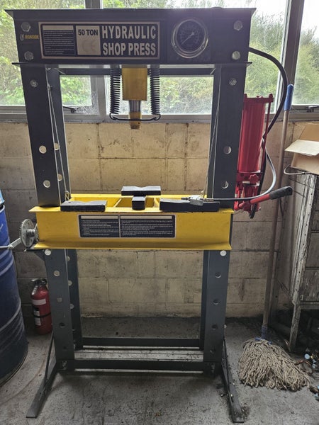 50 Ton Hydraulic Press Carousel 1