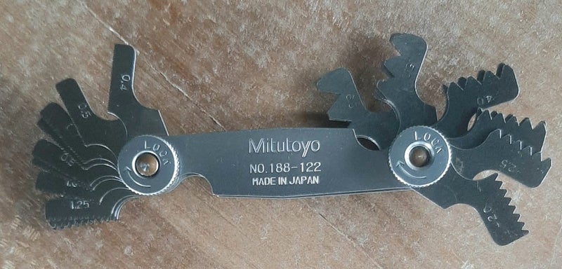 Thread Pitch Gauges metric - Mitutoyo - New Carousel 1