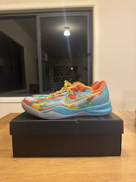 Kobe VIII Venice Beach Carousel 1