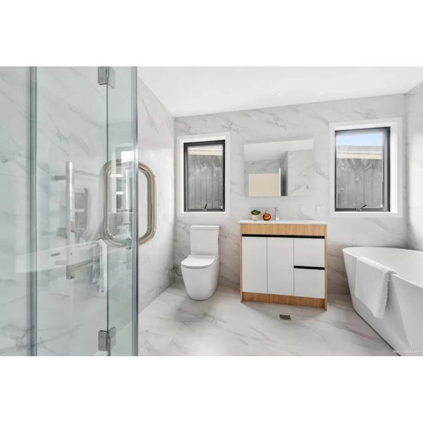 Toilet Suite Carousel 8