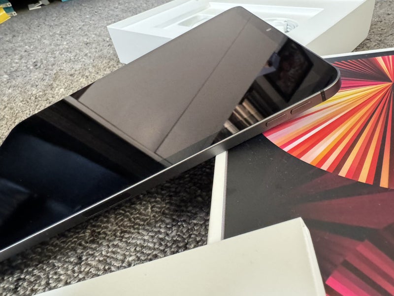 AS NEW IPad Pro 11 M1 128gb Wi fi / Cellular62865822945153112
