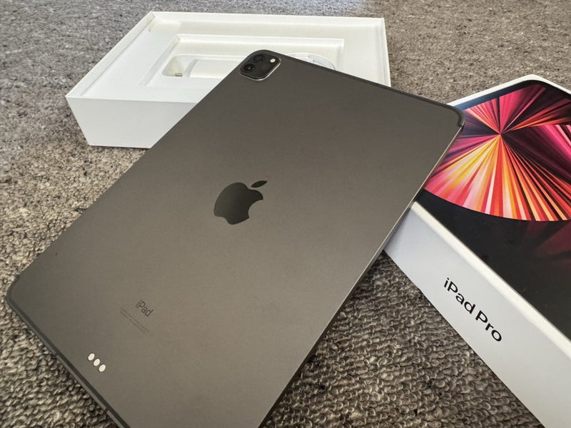 AS NEW IPad Pro 11 M1 128gb Wi fi / Cellular62865822945153113