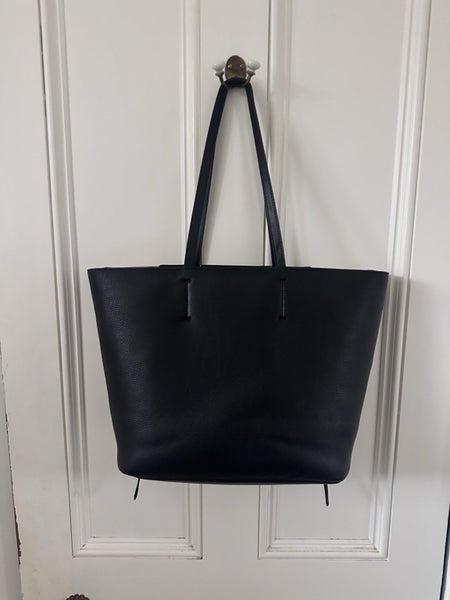 Deadly Ponies Mr Scurry Tote (Eraser Dip) like new. Current season, RRP $849.62939544124033112