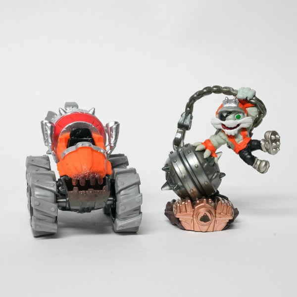 Skylanders Superchargers set! - Smash Hit & Thump Truck - Earth - Vehicle Carousel 2
