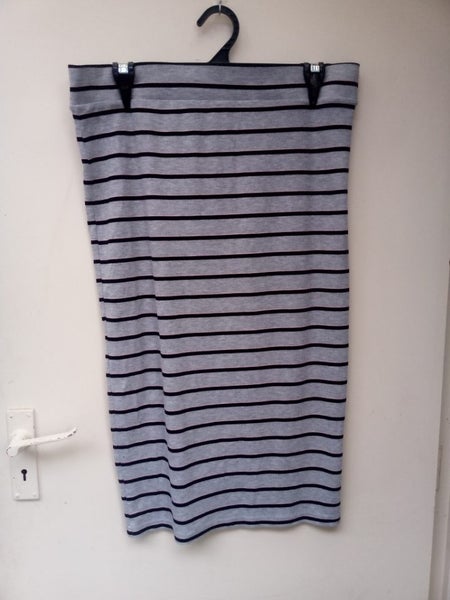 Women skirt size 18 Carousel 1