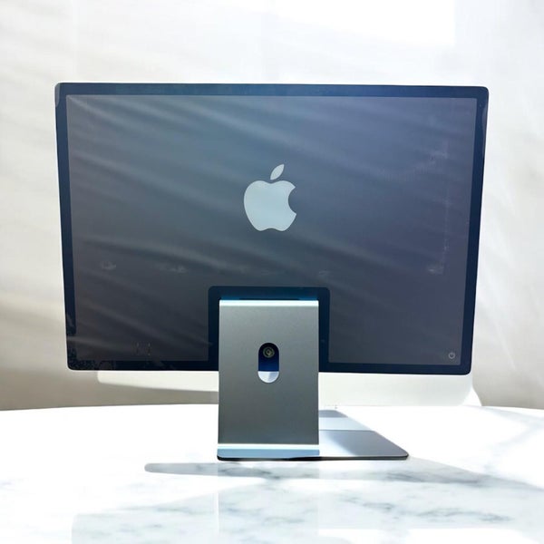 Blue 24-inch iMac with Apple M1 chip. Carousel 1