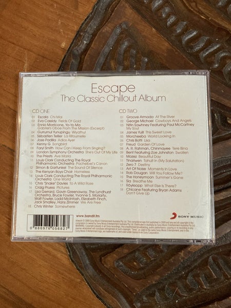 ESCAPE THE CLASSIC CHILLOUT ALBUM - 2CD Carousel 2