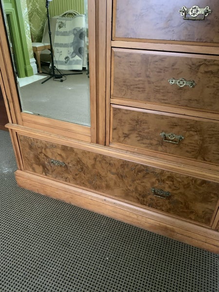 Wardrobe62863860827011113