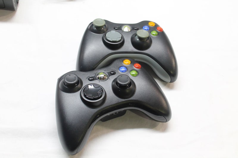 120GB Xbox 360, Controllers & 20 Games Carousel 10