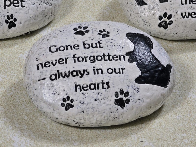Dog memorial plagues $1 reserve Carousel 8