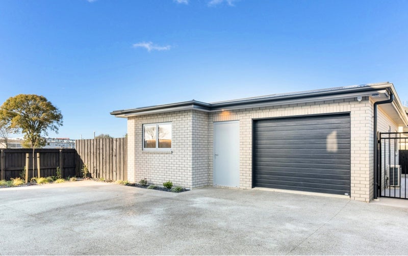 Smart, Stylish, Spacious Living62865838030211116