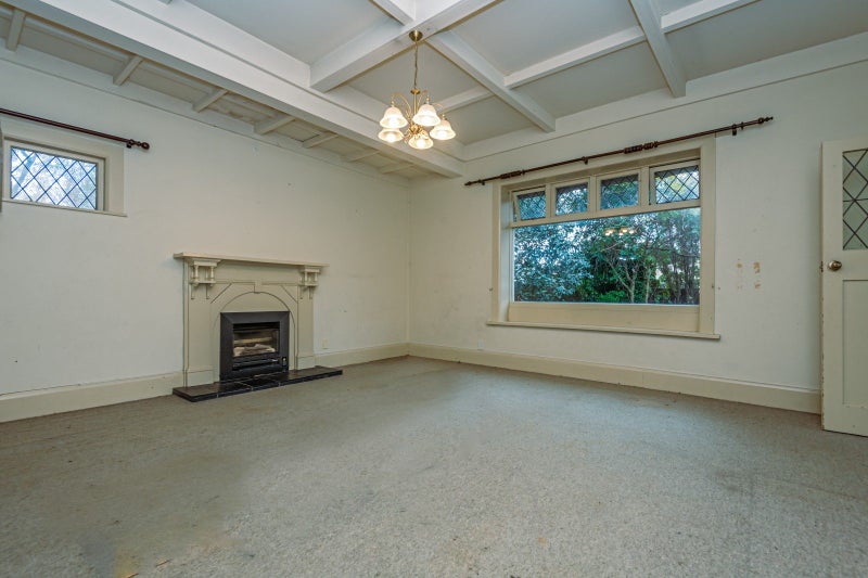 Image 2 of 20