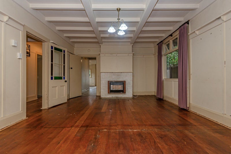 Image 3 of 20