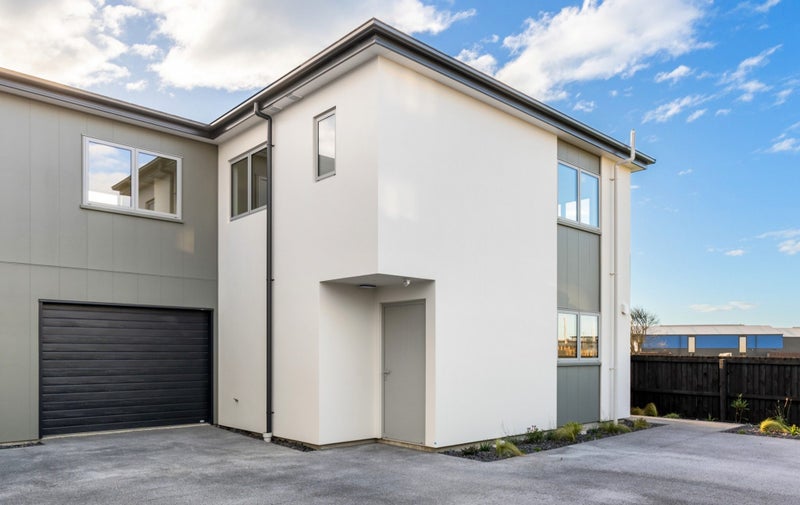 Easy Living, Elevated Style62865838023555115
