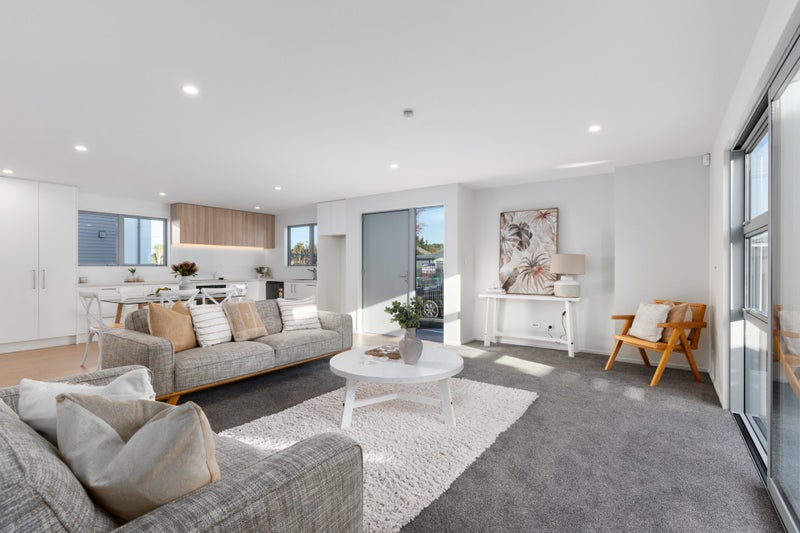 Easy Living, Elevated Style62865838023555111