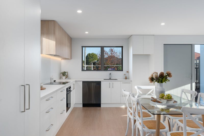 Easy Living, Elevated Style62865838023555113