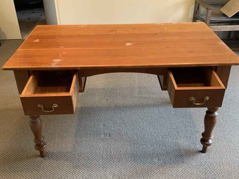 Wooden office/student desk Carousel 1