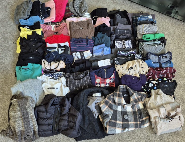 $1 No Reserve Bulk Size Xs/Size6 Women's clothing 70+ pcs Carousel 1