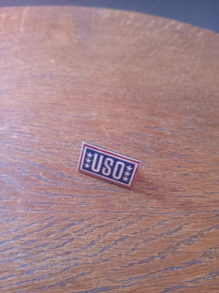 American USO Pin Carousel 1