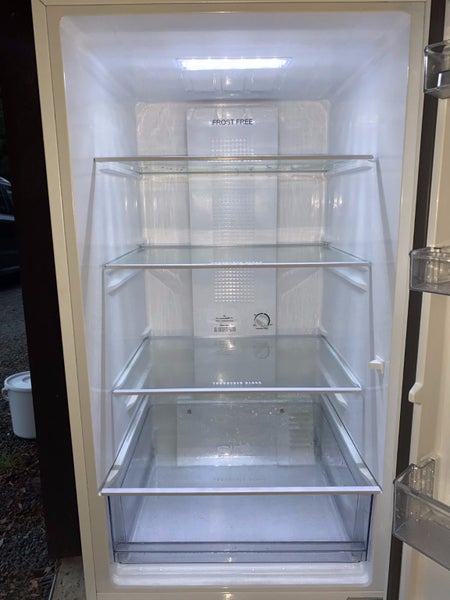 Haeir Fridge freezer. 12 months old!62938587086338111
