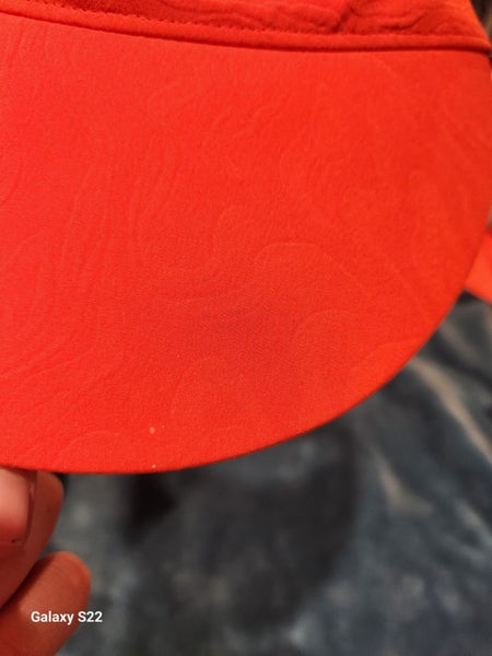 Lululemon visor BNWOT small white marks Carousel 2