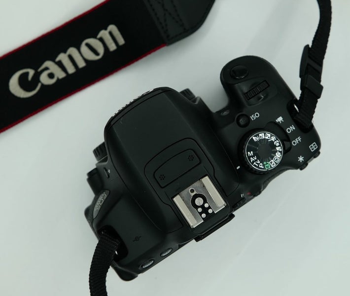 $1 Reserve Canon EOS 650D camera body Carousel 2