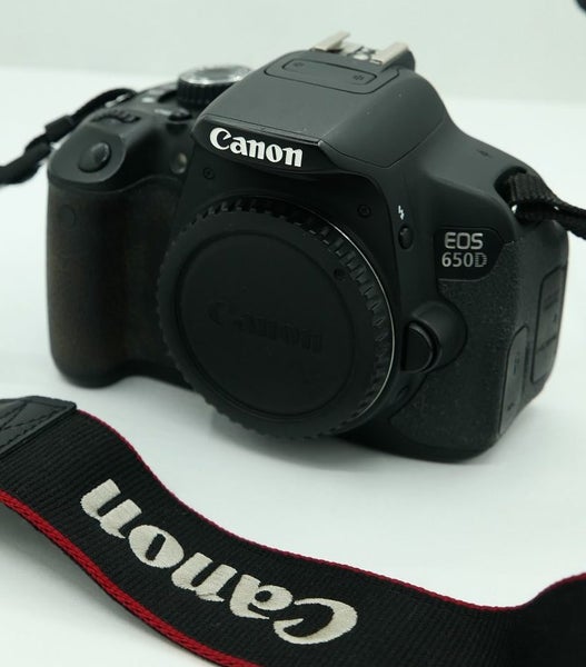 $1 Reserve Canon EOS 650D camera body Carousel 1